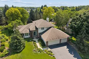 191 S Shore Ct, Chanhassen, MN 55317 - Photo 2