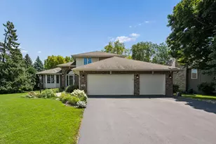 191 S Shore Ct, Chanhassen, MN 55317 - Photo 14