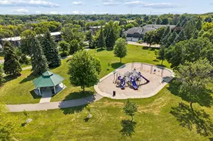 191 S Shore Ct, Chanhassen, MN 55317 - Photo 10