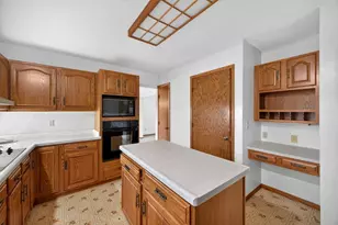 2466 Highview Ln SW, Rochester, MN 55902 - Photo 10