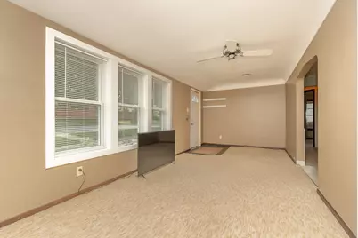 411 3rd Avenue W, Shakopee, MN 55379 - Photo 4