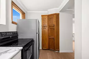 1027 E Ninth St, Duluth, MN 55805 - Photo 8