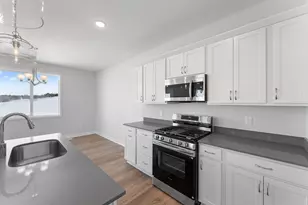 1551 Creekwood Dr, New Richmond, WI 54017 - Photo 14