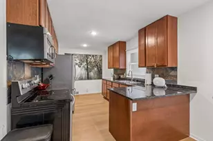 409 Milton Street S, Saint Paul, MN 55102 - Photo 12