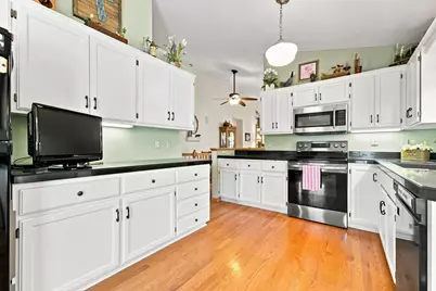 132 Wedgewood Court, Mahtomedi, MN 55115 - Photo 6