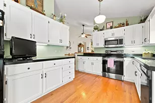 132 Wedgewood Ct, Mahtomedi, MN 55115 - Photo 6