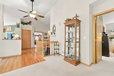 132 Wedgewood Court, Mahtomedi, MN 55115 - Photo 14