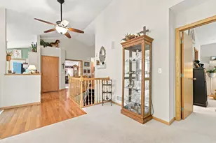 132 Wedgewood Ct, Mahtomedi, MN 55115 - Photo 14