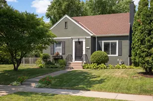 935 Iowa Ave W, Saint Paul, MN 55117 - Photo 1