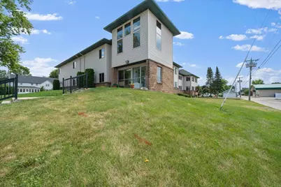 912 Hawthorne Street #104, Alexandria, MN 56308 - Photo 4