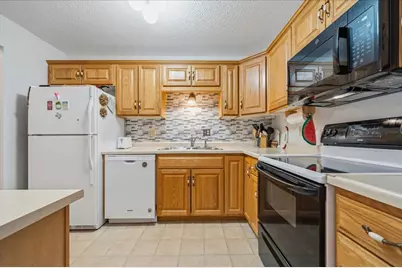 912 Hawthorne Street #104, Alexandria, MN 56308 - Photo 10