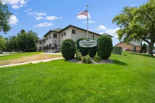 912 Hawthorne St, Alexandria, MN 56308 - Photo 1