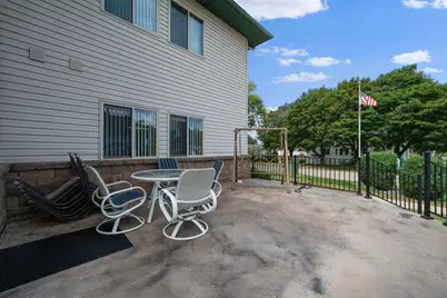 912 Hawthorne Street #104, Alexandria, MN 56308 - Photo 2
