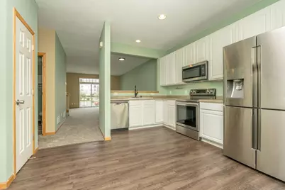 615 Village Parkway, Circle Pines, MN 55014 - Photo 14