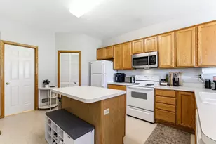 1899 Wildflower Ct, Shoreview, MN 55126 - Photo 12