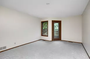 1381 Spencer Rd W, Saint Paul, MN 55108 - Photo 8