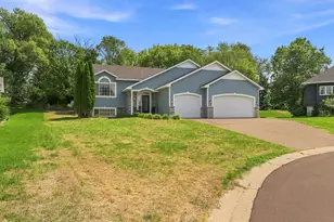 2733 Galway Ct, Hudson, WI 54016 - Photo 2