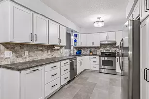 514 Laredo Ln, Chanhassen, MN 55317 - Photo 12