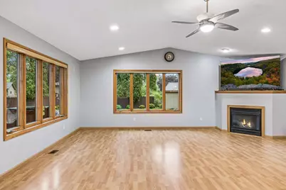 514 Laredo Lane, Chanhassen, MN 55317 - Photo 16