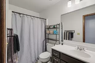 3916 Gershwin Ave N, Oakdale, MN 55128 - Photo 12