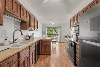 3916 Gershwin Avenue N, Oakdale, MN 55128 - Photo 8