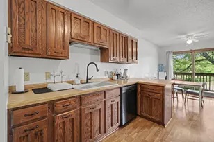 3916 Gershwin Ave N, Oakdale, MN 55128 - Photo 6