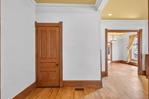 2735 Emerson Ave S, Minneapolis, MN 55408 - Photo 2