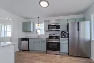 140 Carol Ln, West Saint Paul, MN 55118 - Photo 2