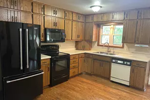 602 N Madison St, Minneota, MN 56264 - Photo 2