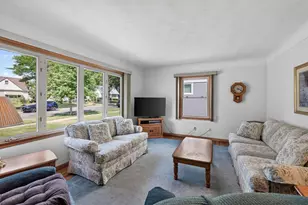 1582 Hoyt Ave E, Saint Paul, MN 55106 - Photo 6