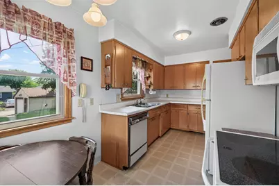 1582 Hoyt Avenue E, Saint Paul, MN 55106 - Photo 10