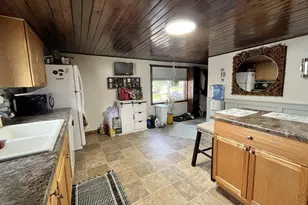 402 N Austin Ave, Litchfield, MN 55355 - Photo 6