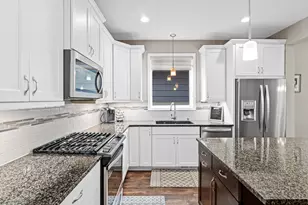 18219 July Ct, Lakeville, MN 55044 - Photo 2