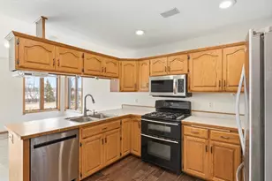 141 Fairlawn Ave E, Winsted, MN 55395 - Photo 12