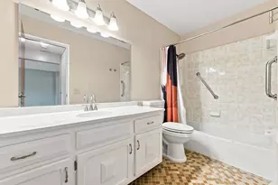 2700 Oxford St N, Roseville, MN 55113 - Photo 16