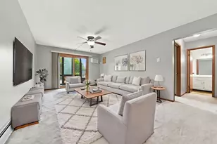 2700 Oxford St N, Roseville, MN 55113 - Photo 2