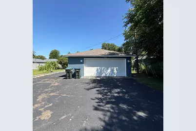 2016 W 90th Street, Bloomington, MN 55431 - Photo 6