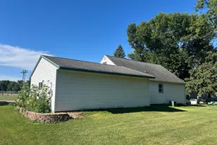 630 W Marsh St, Tyler, MN 56178 - Photo 4