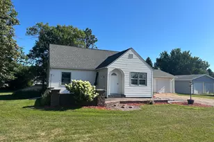 630 W Marsh St, Tyler, MN 56178 - Photo 2
