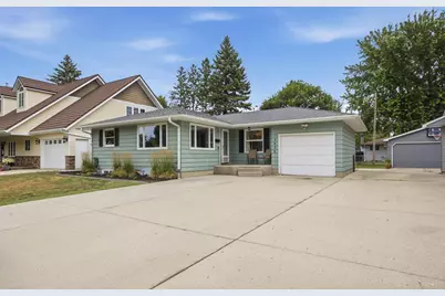 1232 15th Street N, Moorhead, MN 56560 - Photo 2