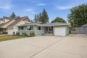 1232 15th St N, Moorhead, MN 56560 - Photo 2