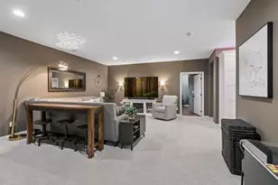 575 S 10th St, Minneapolis, MN 55404 - Photo 24