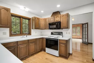 16760 N Manor Road, Eden Prairie, MN 55346 - Photo 8