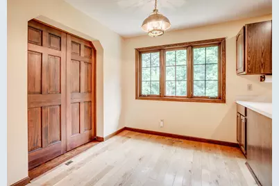 16760 N Manor Road, Eden Prairie, MN 55346 - Photo 32