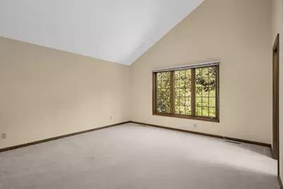 16760 N Manor Road, Eden Prairie, MN 55346 - Photo 18