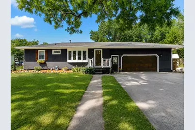 313 1st Street SE, Madelia, MN 56062 - Photo 2