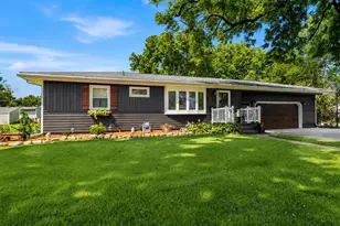 313 1st St SE, Madelia, MN 56062 - Photo 1