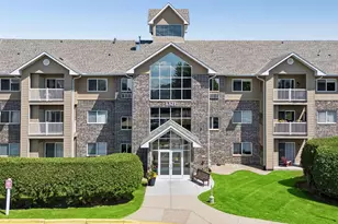 1321 Lake Dr W, Chanhassen, MN 55317 - Photo 4