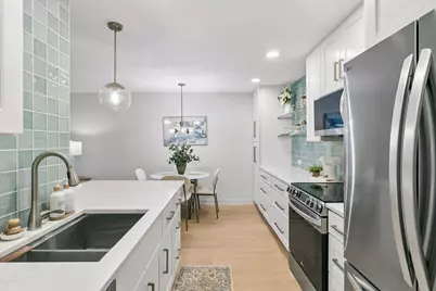 215 Barry Avenue S #112, Wayzata, MN 55391 - Photo 6