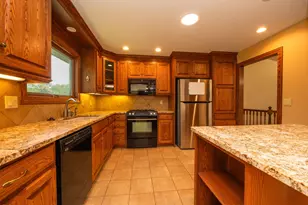 1732 Evergreen Dr, Woodbury, MN 55125 - Photo 10